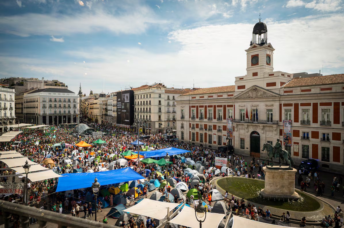 La acampada de Sol desafía al Gobierno: la protesta por la vivienda continuará aunque se apruebe el decreto este martes
