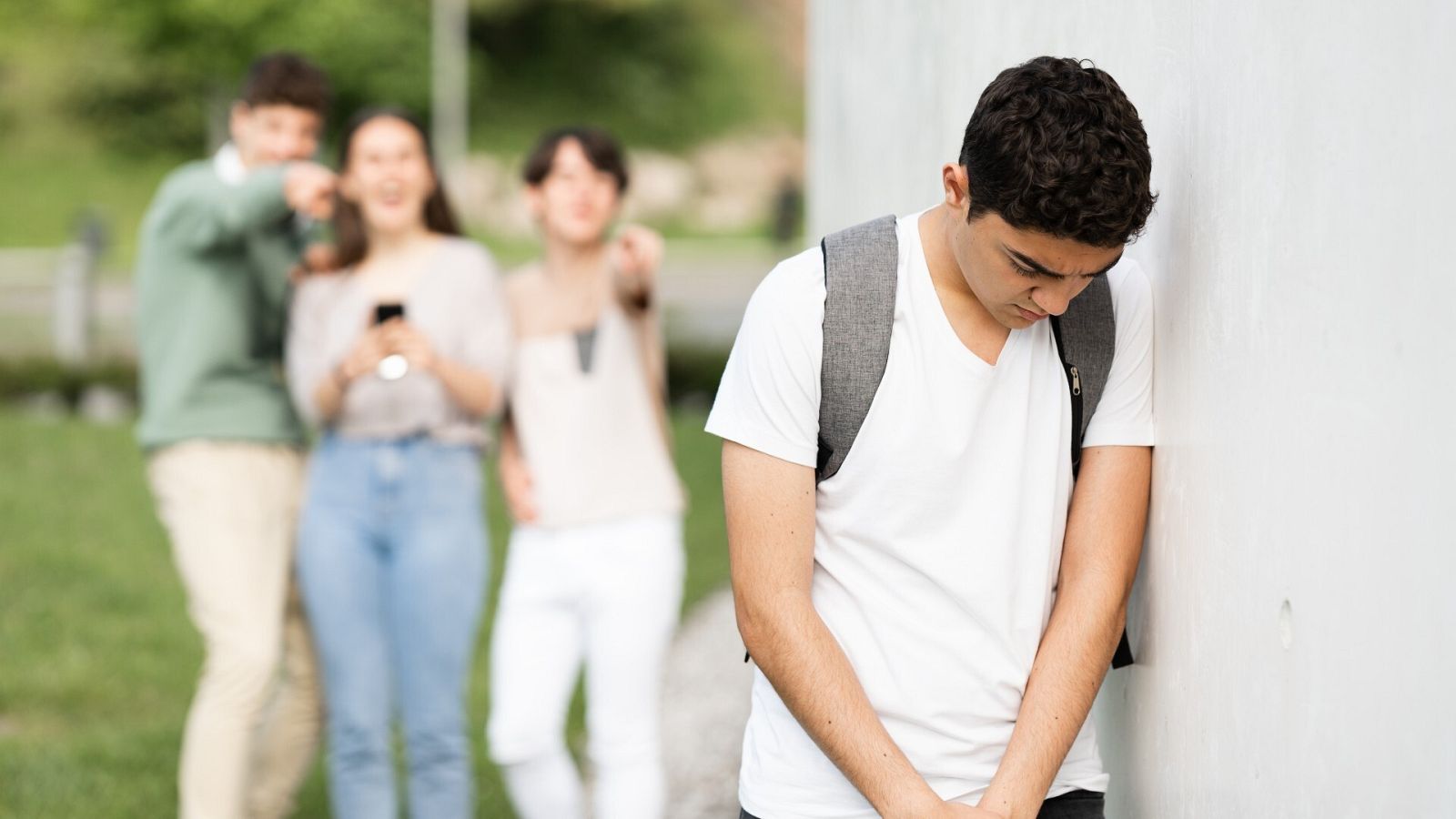 Miles de alumnos LGTBIQ+ vuelven al colegio con miedo al acoso y al rechazo