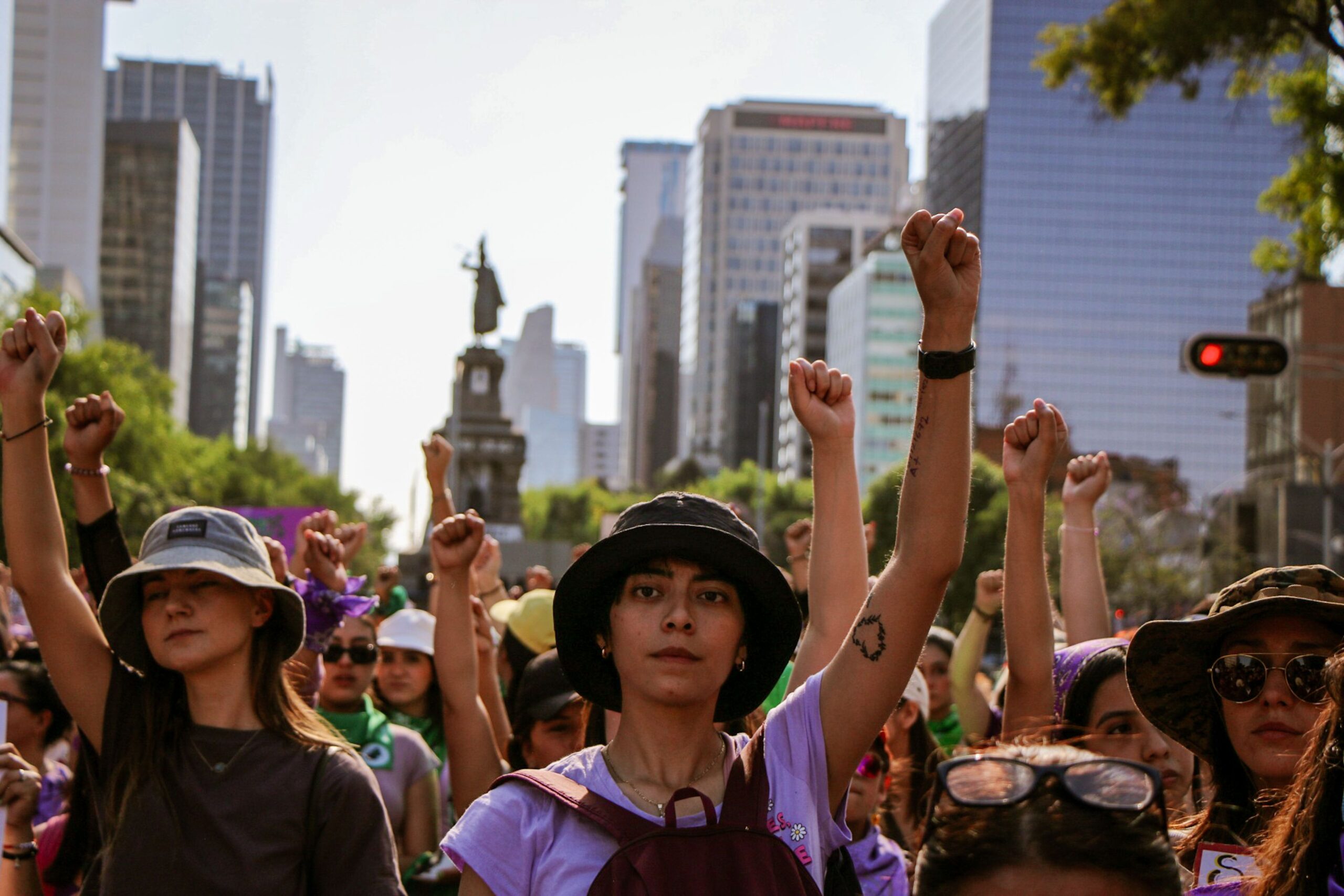 Mujer TIC: detrás de cada pantalla, hay una historia
