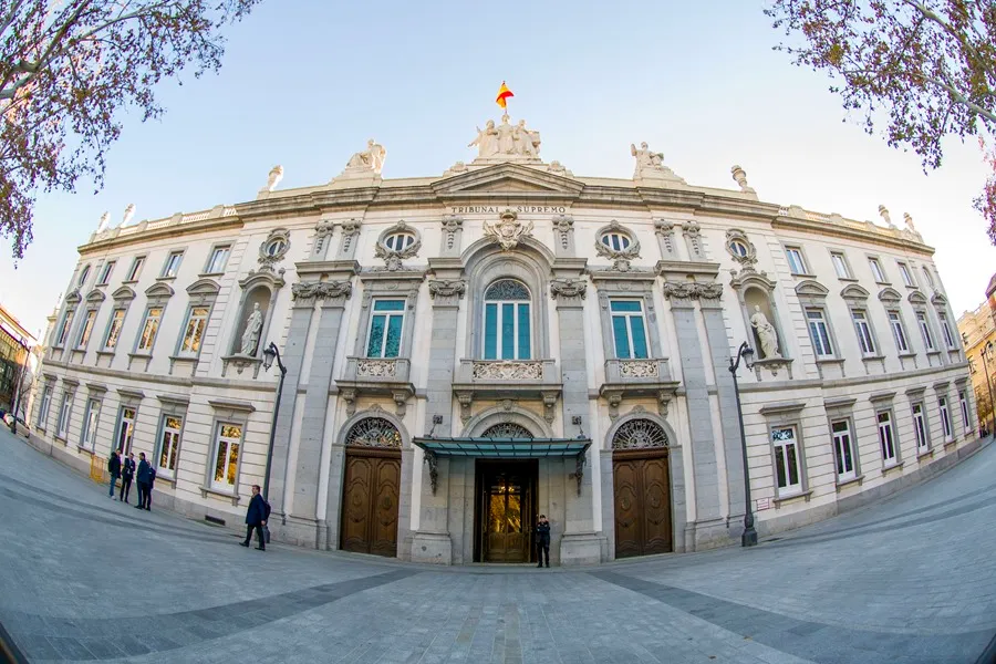 El Supremo suspende el voto de 306.000 nacionalizados por la ley de nietos, a petición de Vox
