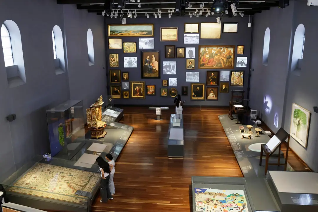 Colombia vacía tres salas del Museo Nacional: retira obras sobre las víctimas, el feminismo y el acuerdo de paz