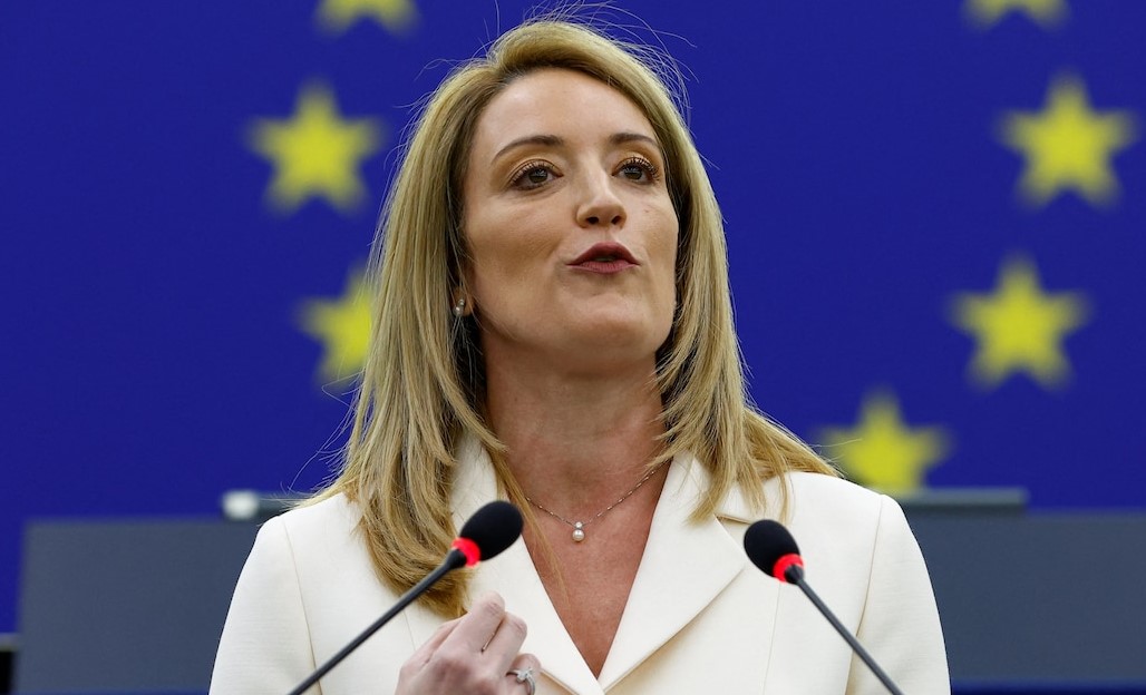 La pornografía «deepfake» contra mujeres políticas se extiende por Europa: una de cada 14 parlamentarias aparece vinculada a estos contenidos