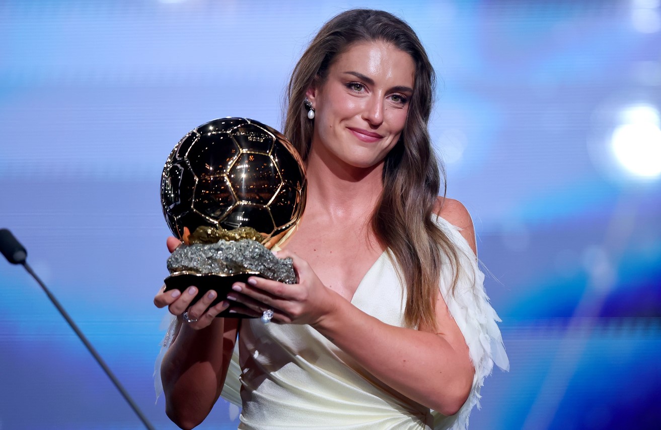 Alexia Putellas gana su tercer Balón de Oro y reivindica un fútbol donde ser gay no sea un problema