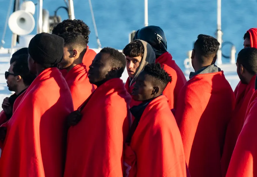 España se opone al nuevo reglamento europeo de retornos que permitirá trasladar migrantes a centros fuera de la UE