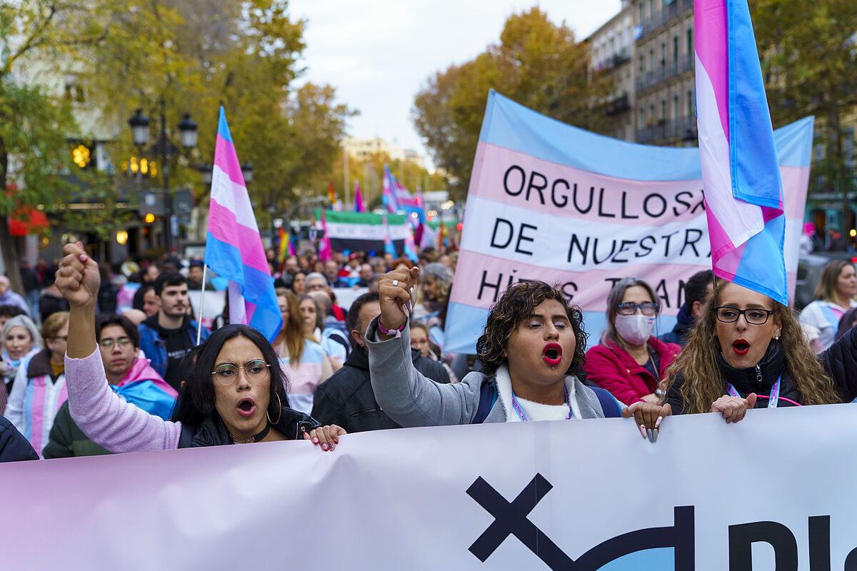 La Plataforma Trans pide declarar la emergencia sanitaria en España por la escasez de tratamientos hormonales que afecta a mujeres trans y menopáusicas