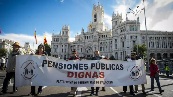 Las pensiones tienen más cotizantes que en 16 años y los organismos desmienten el «va a petar» del PP