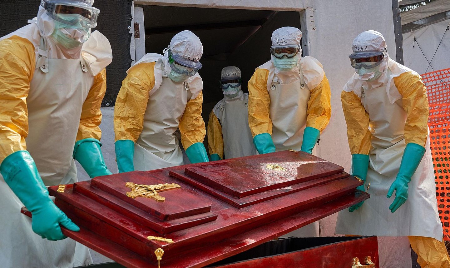 El ébola deja más de 4.100 muertos en Congo y amenaza con extenderse a otros países tras la detección de un caso en Kenia
