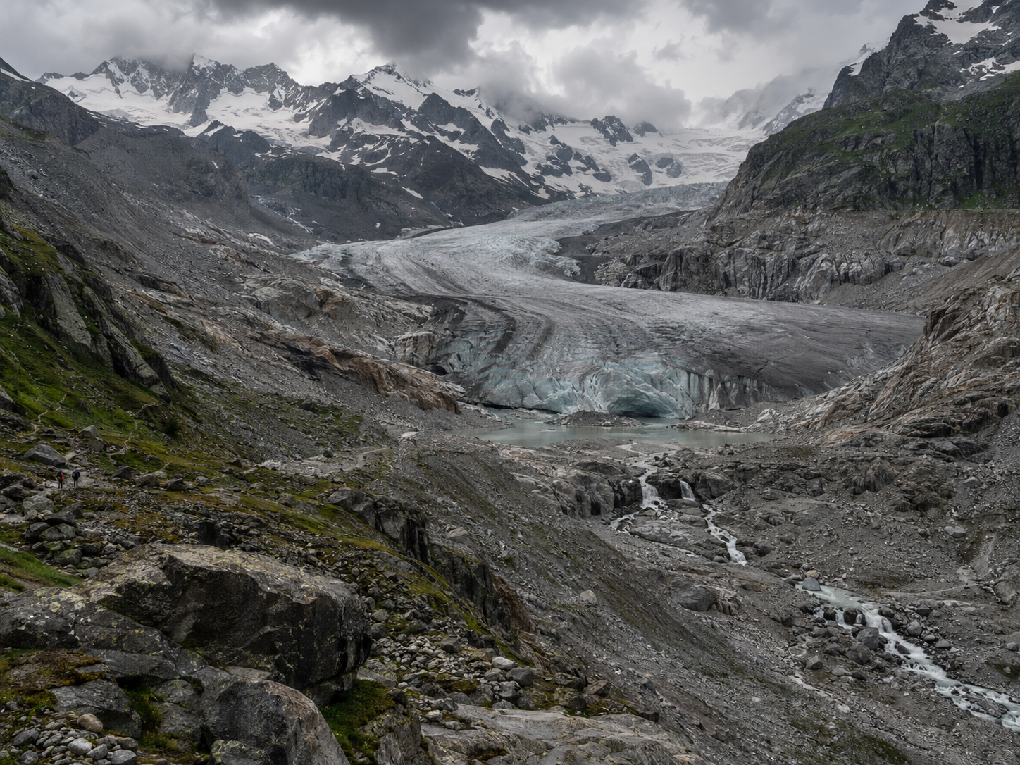 Suiza perdió más del 5% de sus glaciares en un solo año: el agua almacenada durante siglos se está derritiendo