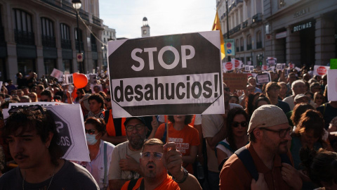 Paralizan el desahucio de Josefina, una viuda de 62 años con discapacidad y cinco hijos, de una vivienda pública de Leganés
