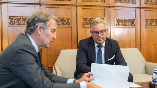 Bruselas responde que condicionar la vivienda y las ayudas públicas a años de arraigo, la «prioridad nacional», choca con el derecho europeo